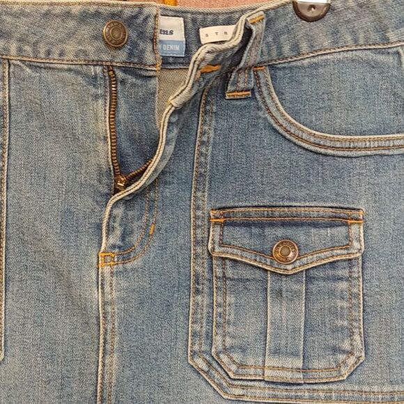 EUC Old Navy Classic Denim Skirt - Picture 3 of 5